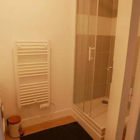 Lägenhet Joli Au Coeur Des Remparts De