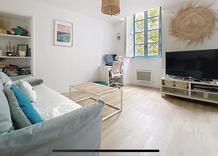 Joli Au Coeur Des Remparts De * 盖朗德